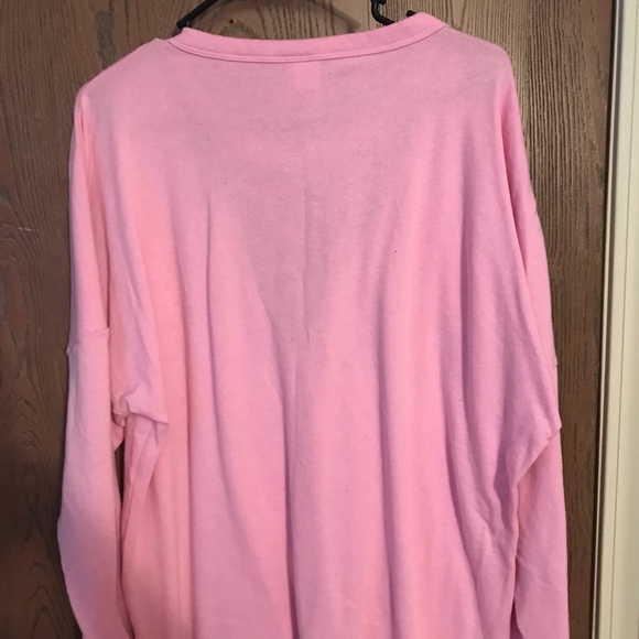 clothes - Picture 2 of 6